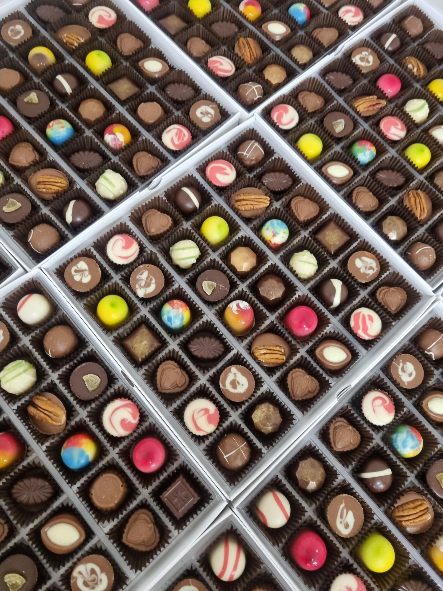 PREMIUM CABINET CHOCOLATES