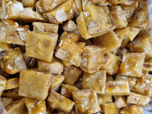 Macadamia brittle